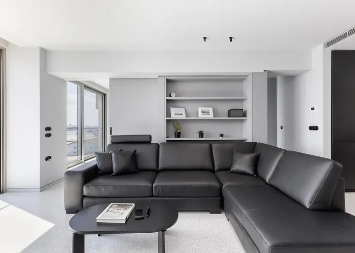 Nero Luxury Suites By Zennova